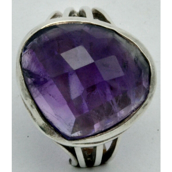 Amethyst Ring Gem stones set in Stirling Silver